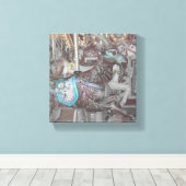 Geitje op de Merry-GoRound Canvas Afdruk (Insitu (Houten vloer))