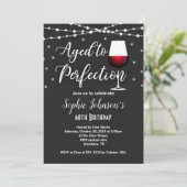 Gejaardenuitnodiging voor perfecte wijn kaart (Staand voorkant)