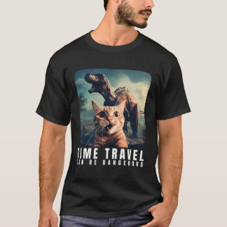 Gekke Cat Selfie Run Time Travel kan gevaarlijk zi T-shirt