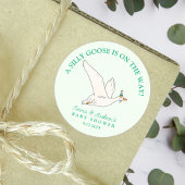 Gekke gans op de weg Groene Baby shower Ronde Sticker