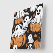 Gekke geesten spelen tussen Halloween pompoenen Vierkante Klok (Hoek)