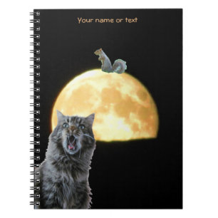Gekke geschokte kat en eekhoorn op de maan notitieboek