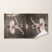 Gekke Gibbon Ballerina Doing A Pirouette, Handdoek (Handdoek)