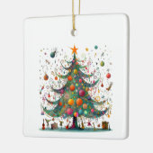 Gekke grillige kerstboom, heldere kleuren keramisch ornament (Links)