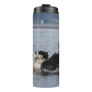 Gekke hond in water, tumbler, personaliseer thermosbeker