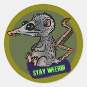 gekke opossum ronde sticker (Voorkant)