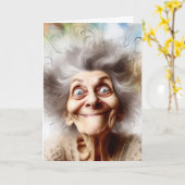 Gekke oude dame voor het krijgen van oudere verjaa kaart (Gele Bloem)