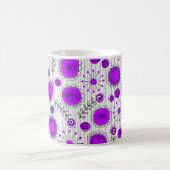 Gekke paarse witte harten en bloemen bloeien koffiemok (Center)
