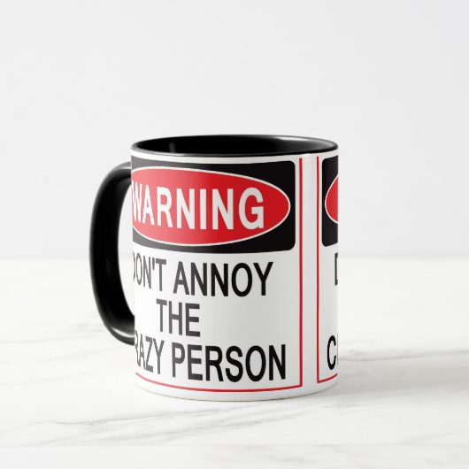 gekke persoon waarschuwt mok (Voorkant links)