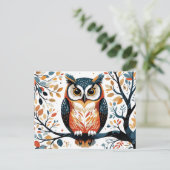 Gekke uil op de boomtak briefkaart (Staand voorkant)