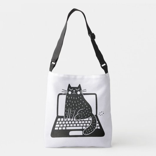 Gekke zwarte kat die op laptop zit crossbody tas (Achterkant)
