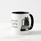 Gekke zwarte kat die op laptop zit mok (Voorkant rechts)