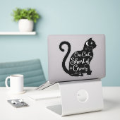 gekke zwarte kat Sticker (Laptop op bureau)
