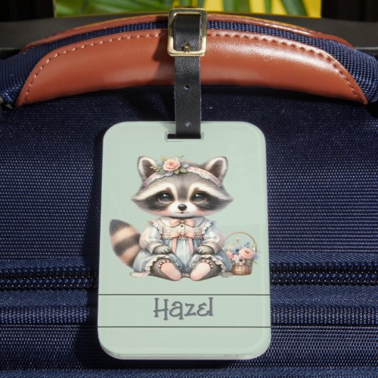 geklede Cottagecore Raccoon Pastel Bagagelabel (Voorkant Insitu 2)