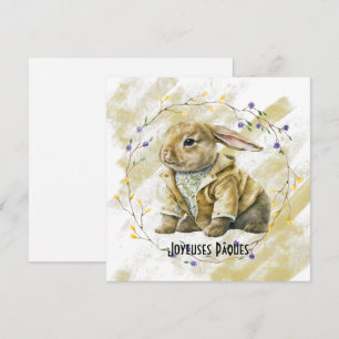 Gekleed paaskonijn in krans van bloemen feestdagenkaart