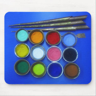 gekleurd zand voor de bouw van een boeddhistische  muismat