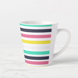 Gekleurde horizontale strepen latte mok