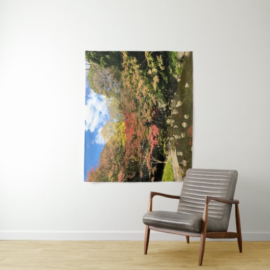 Gekleurde mannetjes bij varkens wandkleed (In situ)