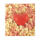 Gekleurde pasta in hartvorm notitieblok (Voorkant)