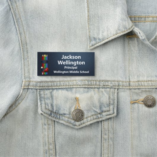 Gekleurde potloden op Denim Educators Naamplaatje (In situ)