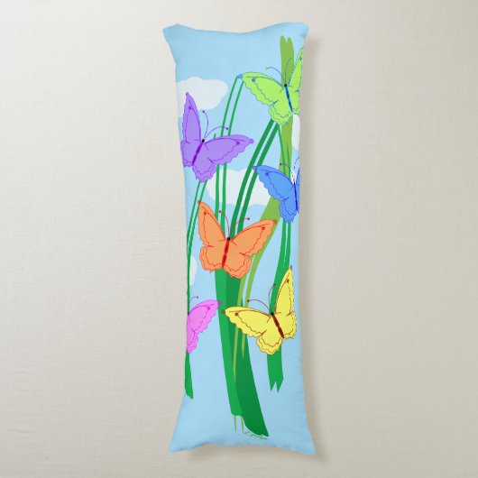 gekleurde vlinders en Sky Lichaamskussen (Voorkant Verticaal)