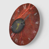 Gekraakte steen geeft licht uit grote klok (Hoek)