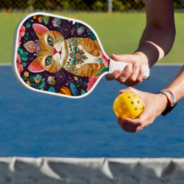gekroonde met juwelen versierde kat pickleball paddle