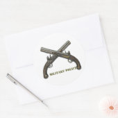 Gekruiste pistolen Klassieke ronde sticker (Envelop)