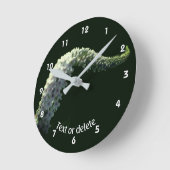 Gekrulde witte wilde bloem gepersonaliseerd ronde klok (Hoek)