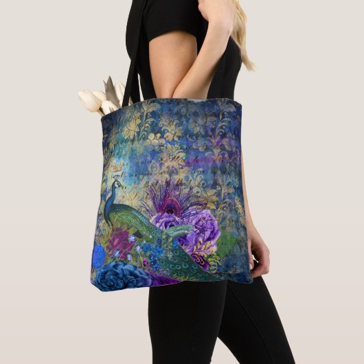 Gekweekte pacock op blauwe Paarse Floral Tote Bag (Dichtbij)