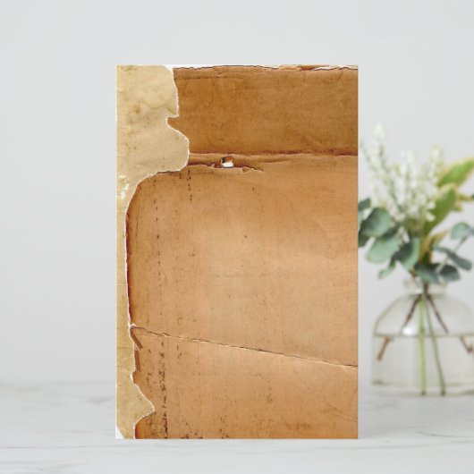 gelaagde oude gescheurde papierwaren (Staand voorkant)