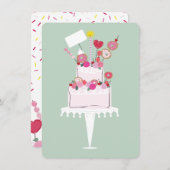 Gelaagde roze verjaardagstaart (Voorkant / Achterkant)