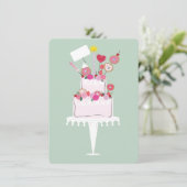 Gelaagde roze verjaardagstaart (Staand voorkant)