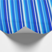 Gelaagde snoepjes strepen - kobalt en bleek blauw cadeaupapier (Hoek)