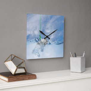 Geld op vissenhaak vierkante klok