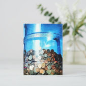 Geldmunten Opgeslagen in een 5 Gallon Water Jug Br Briefkaart (Staand voorkant)