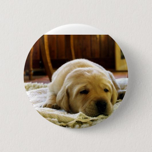 gele 2-labpuppy ronde button 5,7 cm (Voorkant)