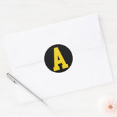Gele a' op rood voor Alvin kostuum Halloween en f Ronde Sticker (Envelop)
