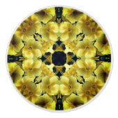 Gele Abstracte primroopbloem Keramische Knop (Voorkant)