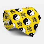 Gele achtergrond Chinees Yinyang patroon Stropdas (Opgerold)