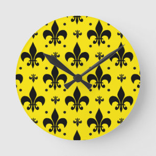 Gele Achtergrond Fleur-de-lis Patroonontwerp Ronde Klok