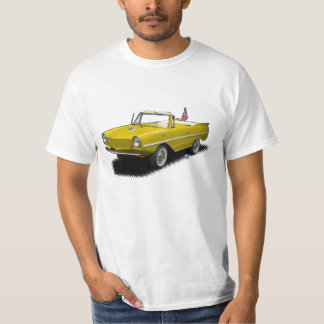 Gele amfibische converteerbaar op witte T-shirt