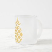 Gele anananas duurzame klassieke occasies matglas koffiemok (Voorkant rechts)