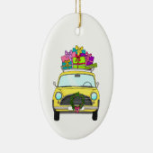Gele auto met kerstcadeaus keramisch ornament (Rechts)