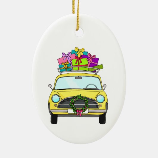 Gele auto met kerstcadeaus keramisch ornament (Achterkant)