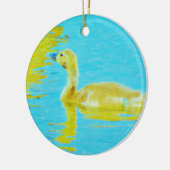 Gele Baby gans met lichtblauw water Keramisch Ornament (Links)