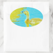 Gele Baby gans met lichtblauw water Ovale Sticker (Tas)