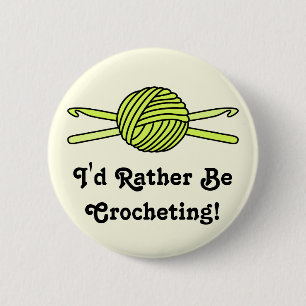 Gele bal van geel en haakjes (geel achteraan) ronde button 5,7 cm