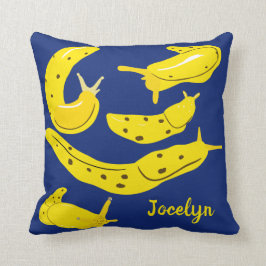 Gele Banaan Slugs op Royal Blue Gepersonaliseerd Kussen