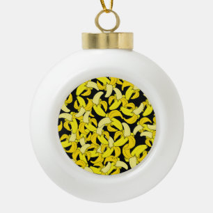 gele bananen: zwarte achtergrond keramische bal ornament